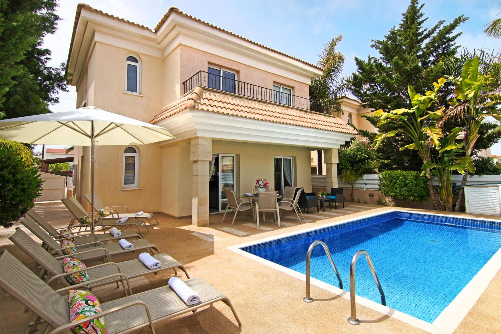 Villa Alyson Paralimni Exterior photo