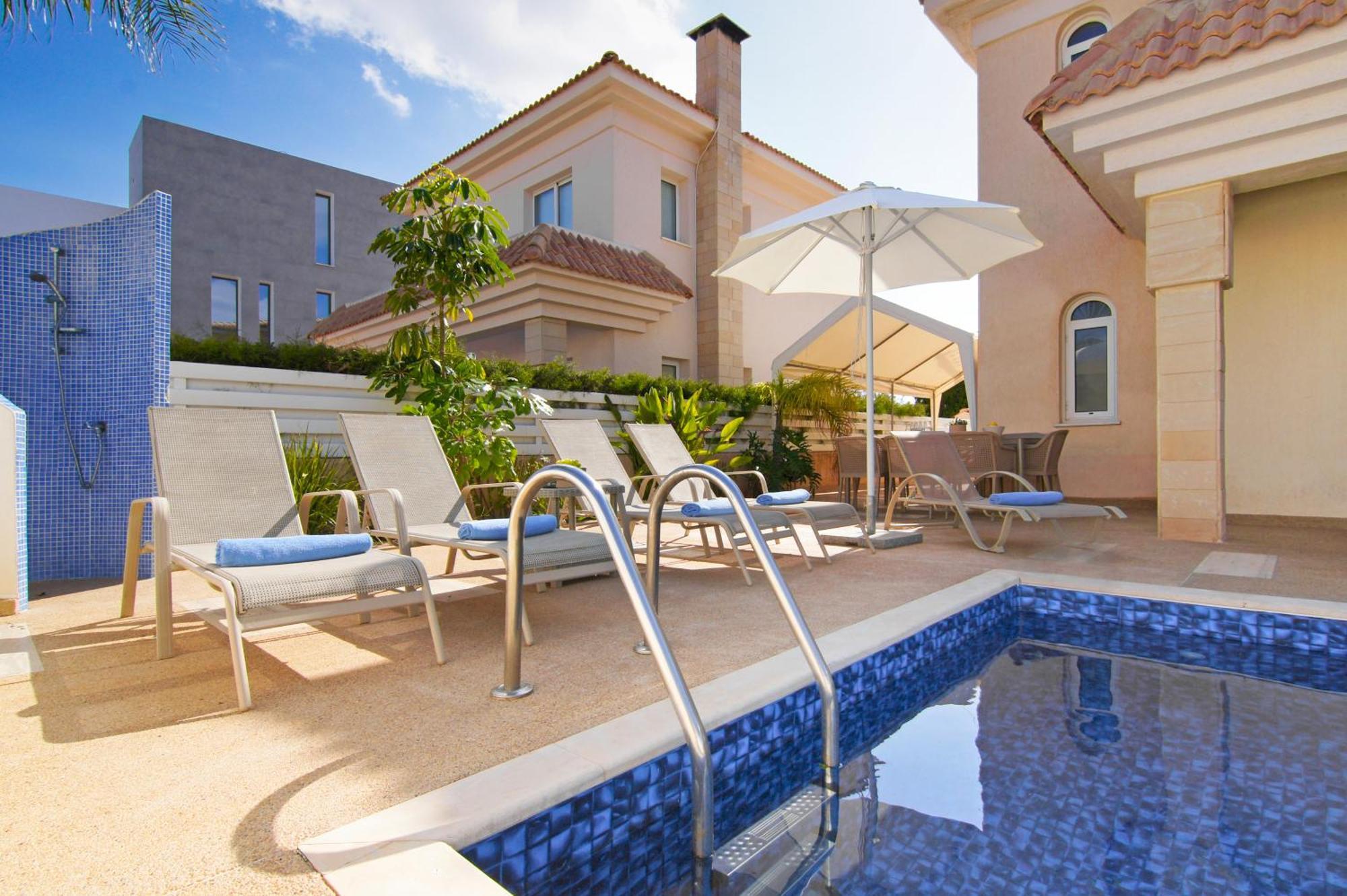 Villa Alyson Paralimni Exterior photo